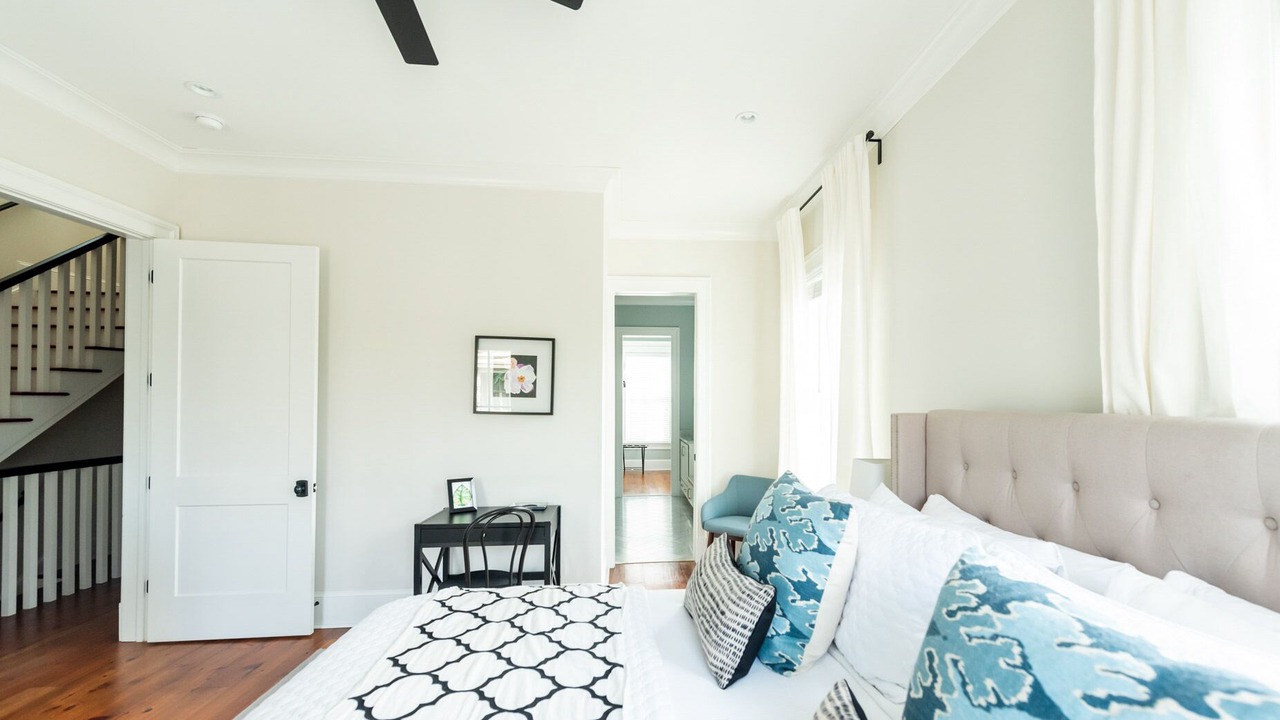 Photo of Bedroom in Historic District - North