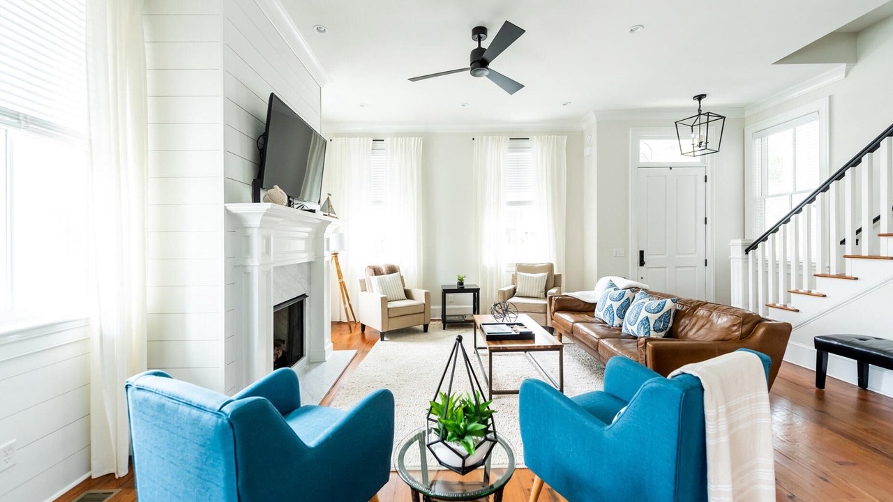 Photo of Livingroom in Historic District - North