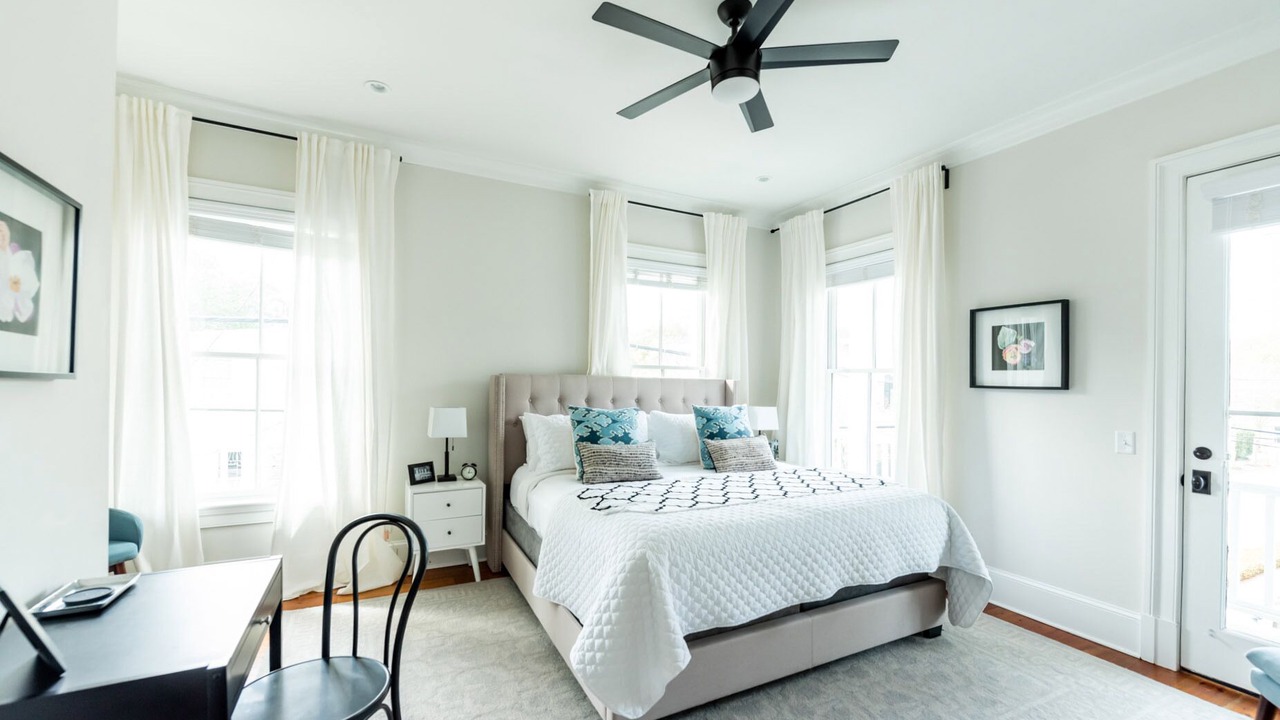 Photo of Bedroom in Historic District - North