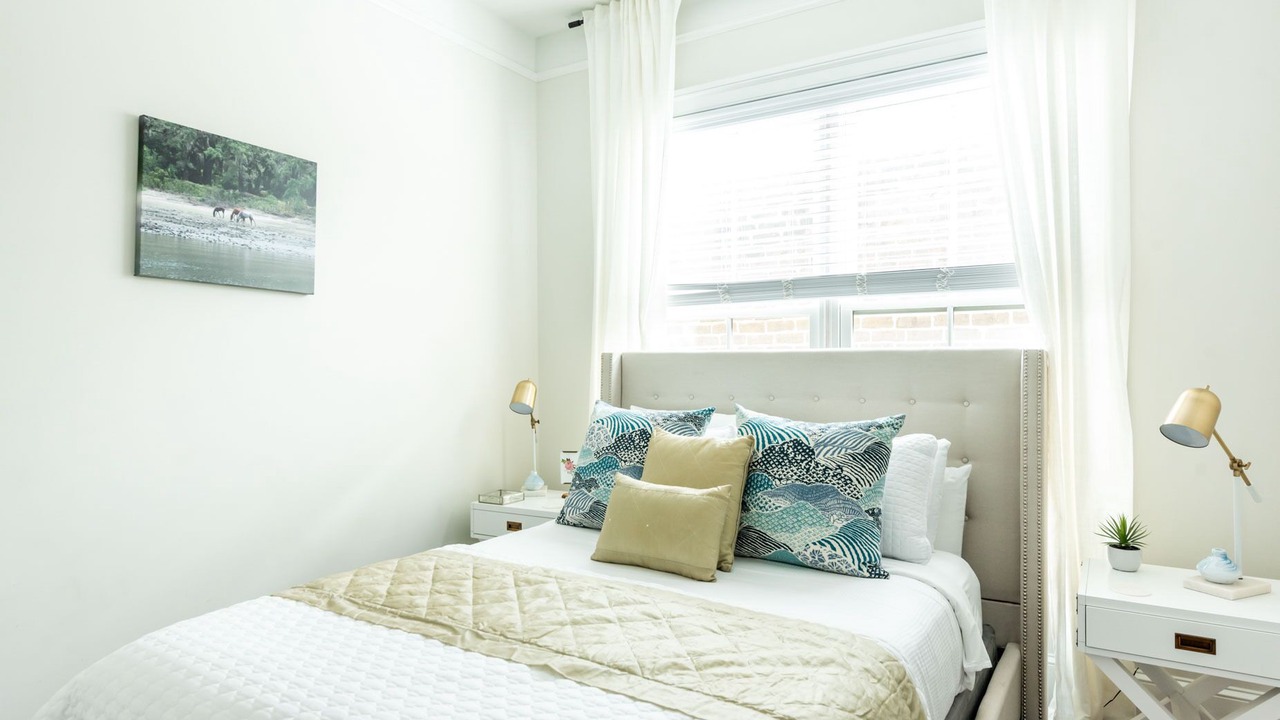 Photo of Bedroom in Historic District - North