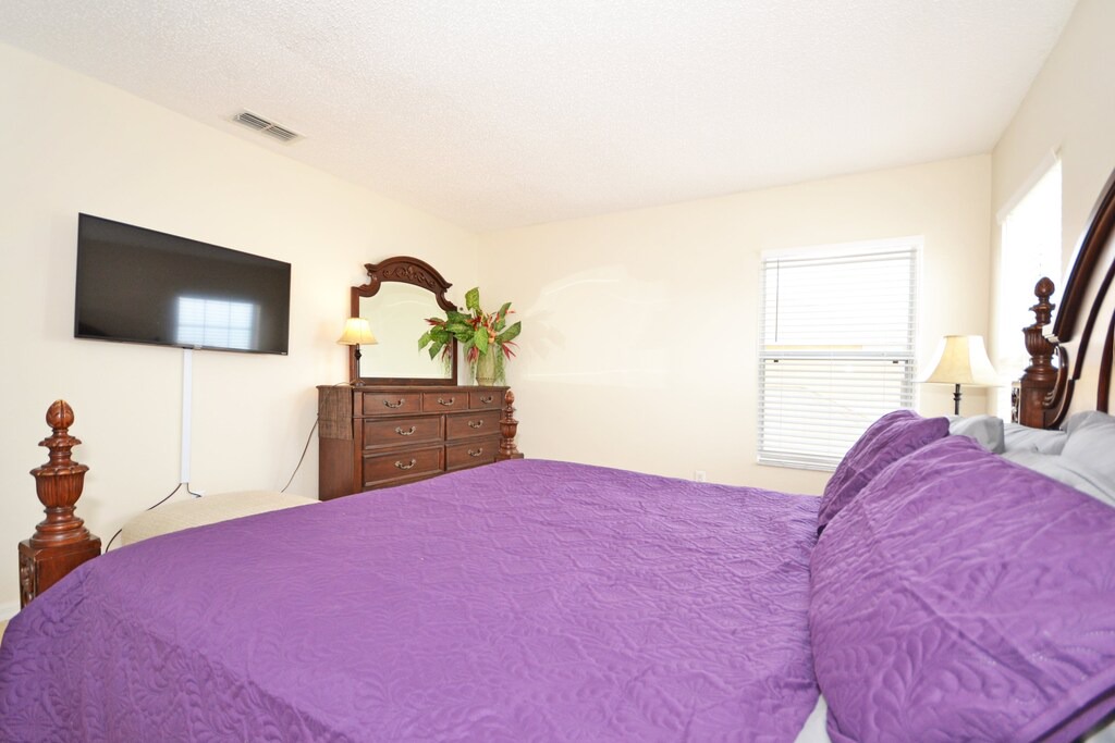 Photo of Bedroom in Seasons