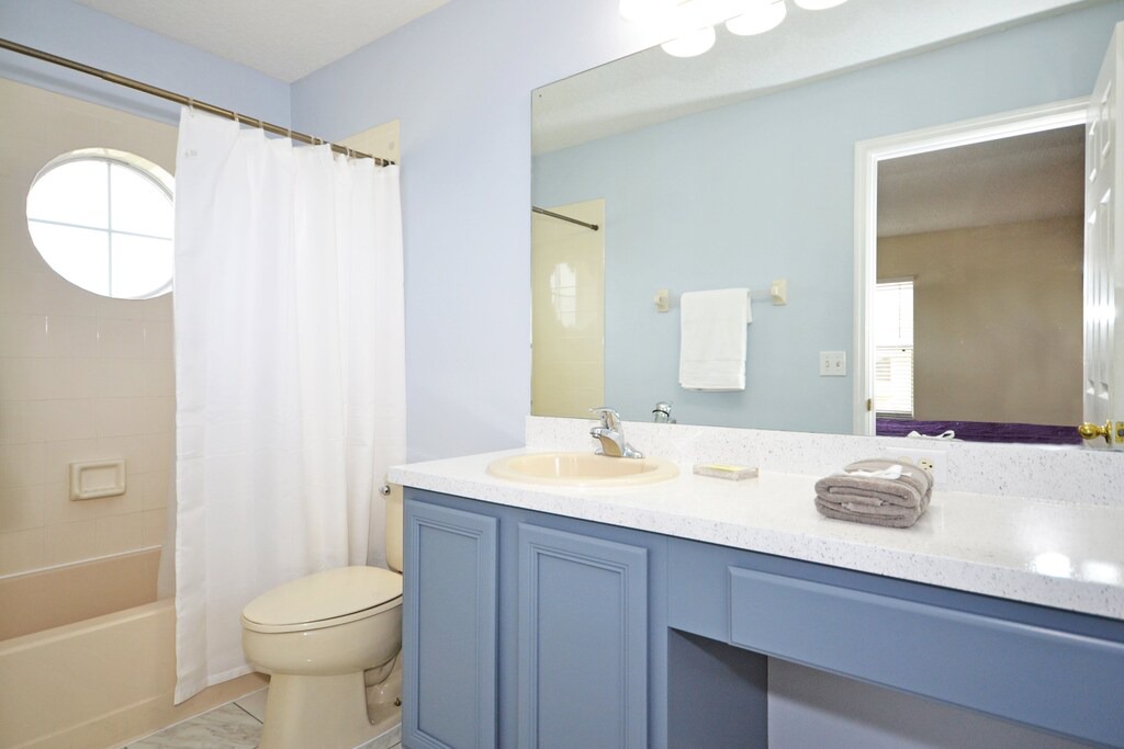 Photo of Bathroom in Seasons