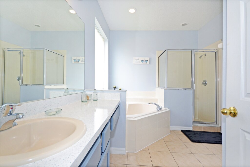 Photo of Bathroom in Seasons