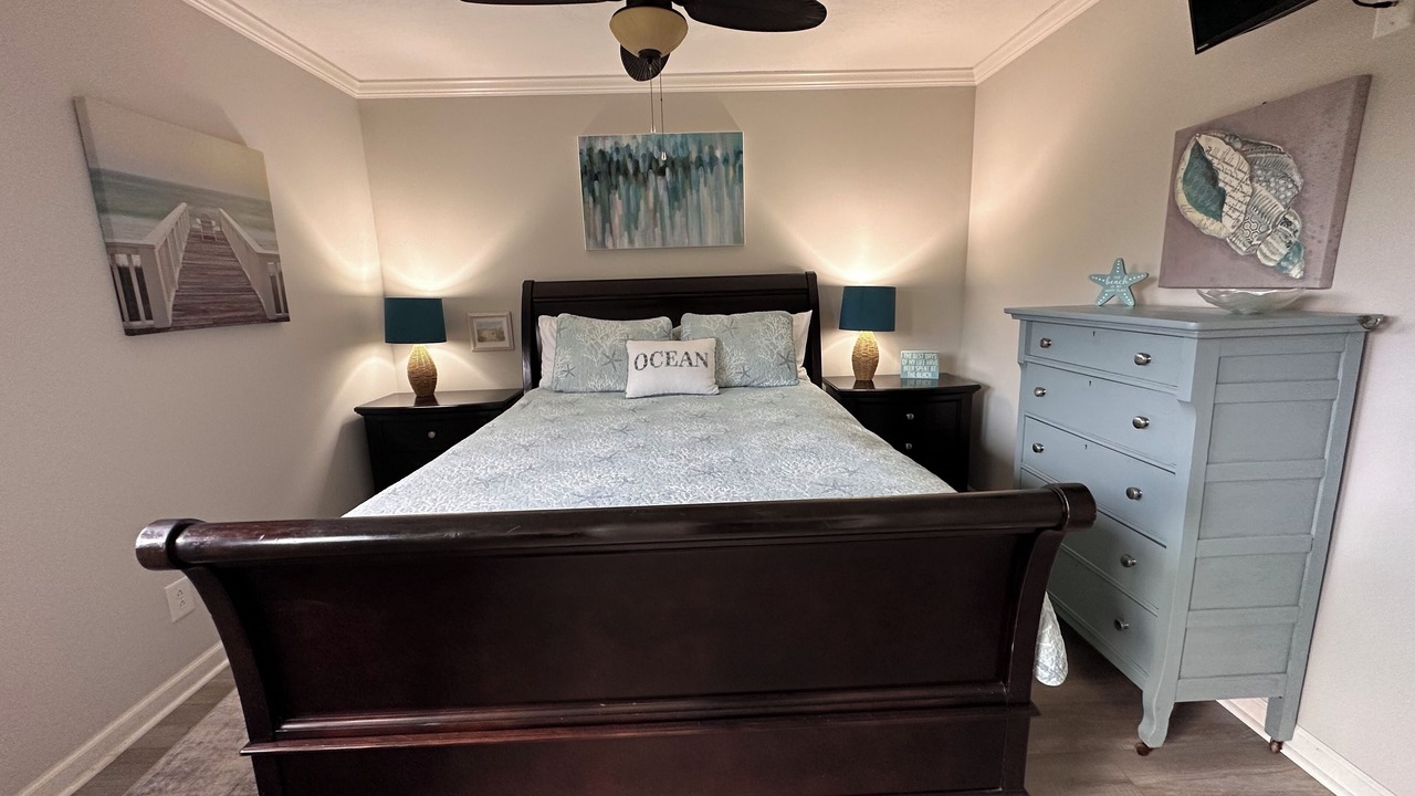 Photo of Bedroom in Folly Field