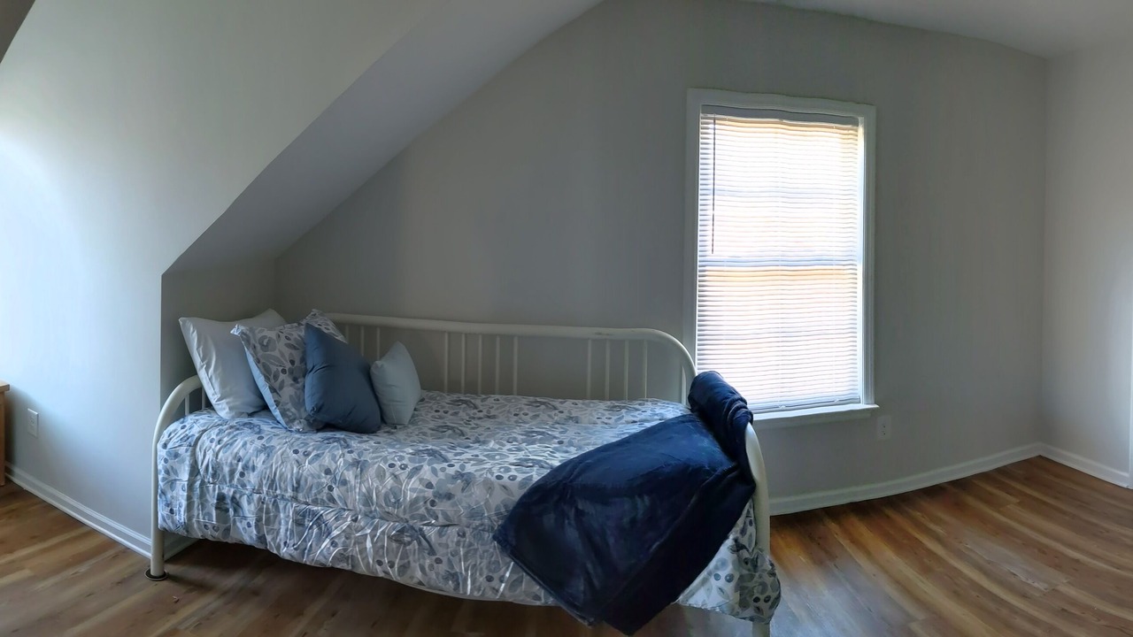 Photo of Bedroom in Martinez
