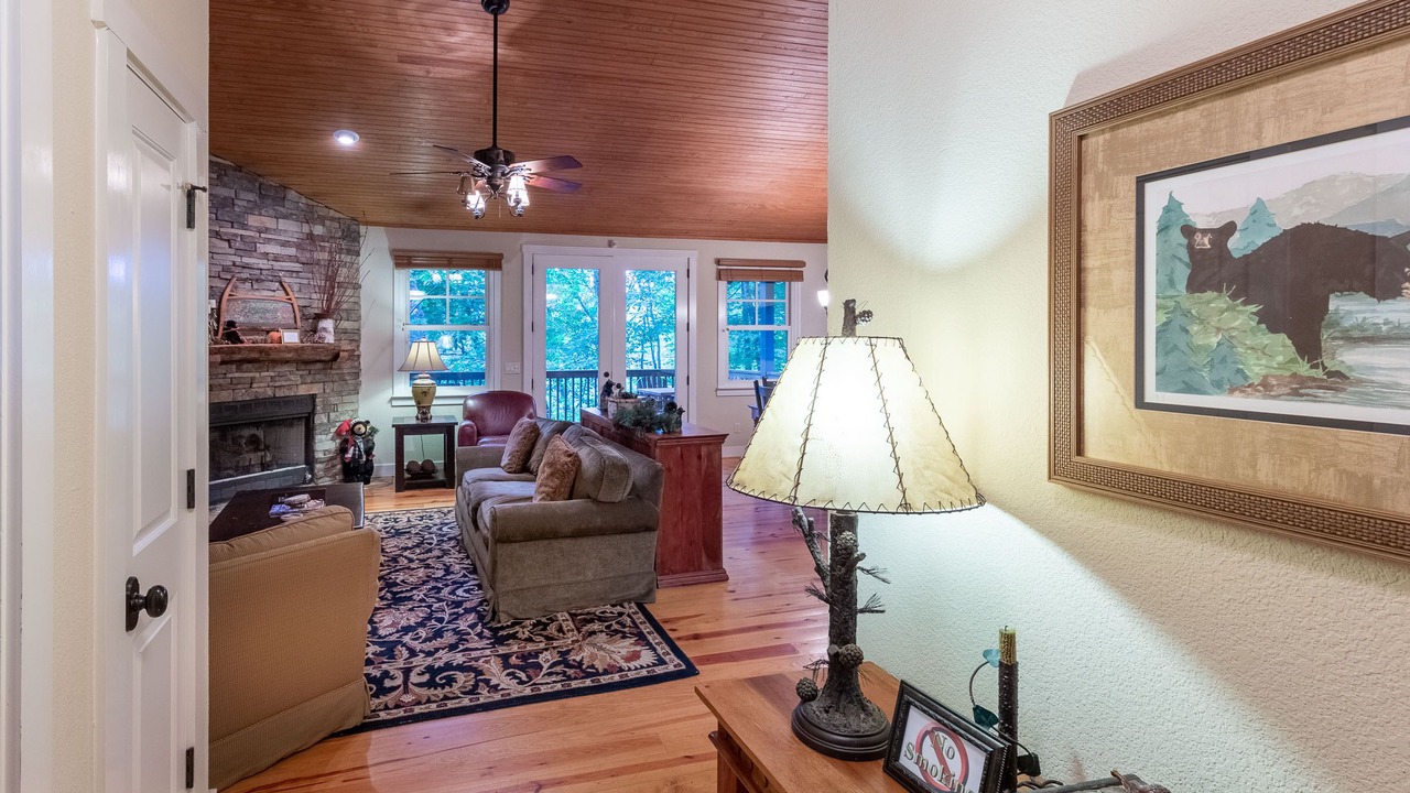 Photo of Livingroom in Bear Lake Reserve