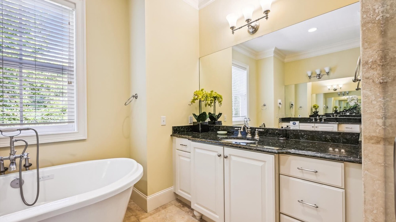 Photo of Bathroom in Folly Field