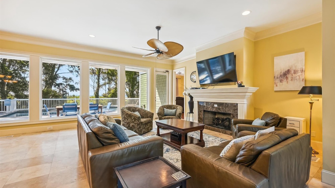 Photo of Livingroom in Folly Field