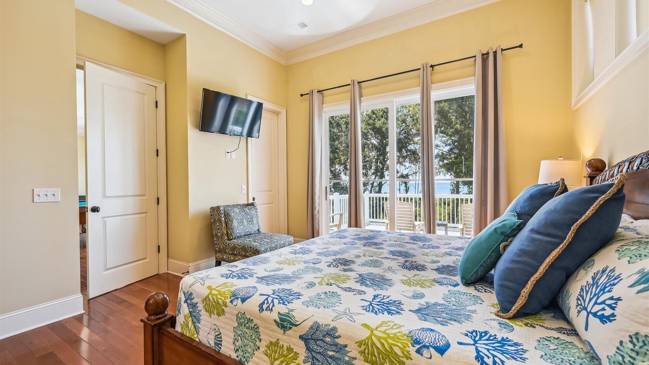 Photo of Bedroom in Folly Field