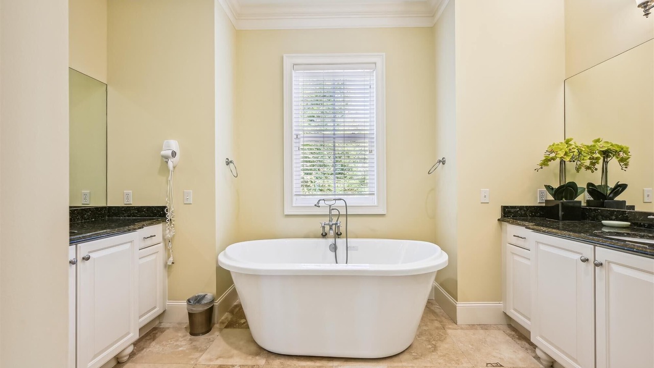 Photo of Bathroom in Folly Field