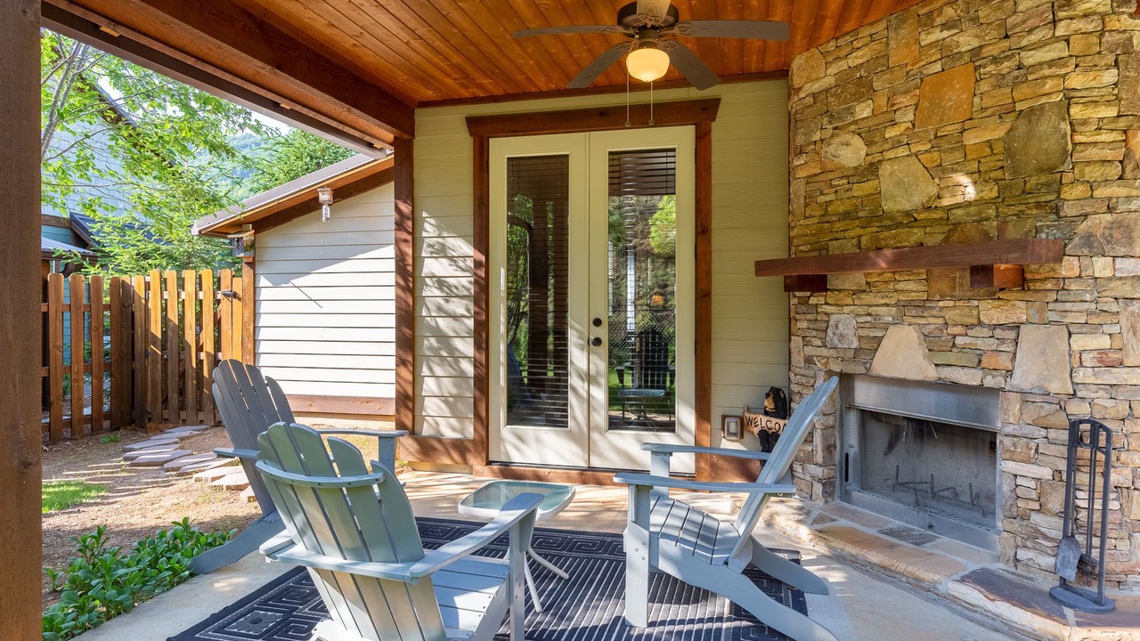 Photo of Patio Balcony in Cullowhee