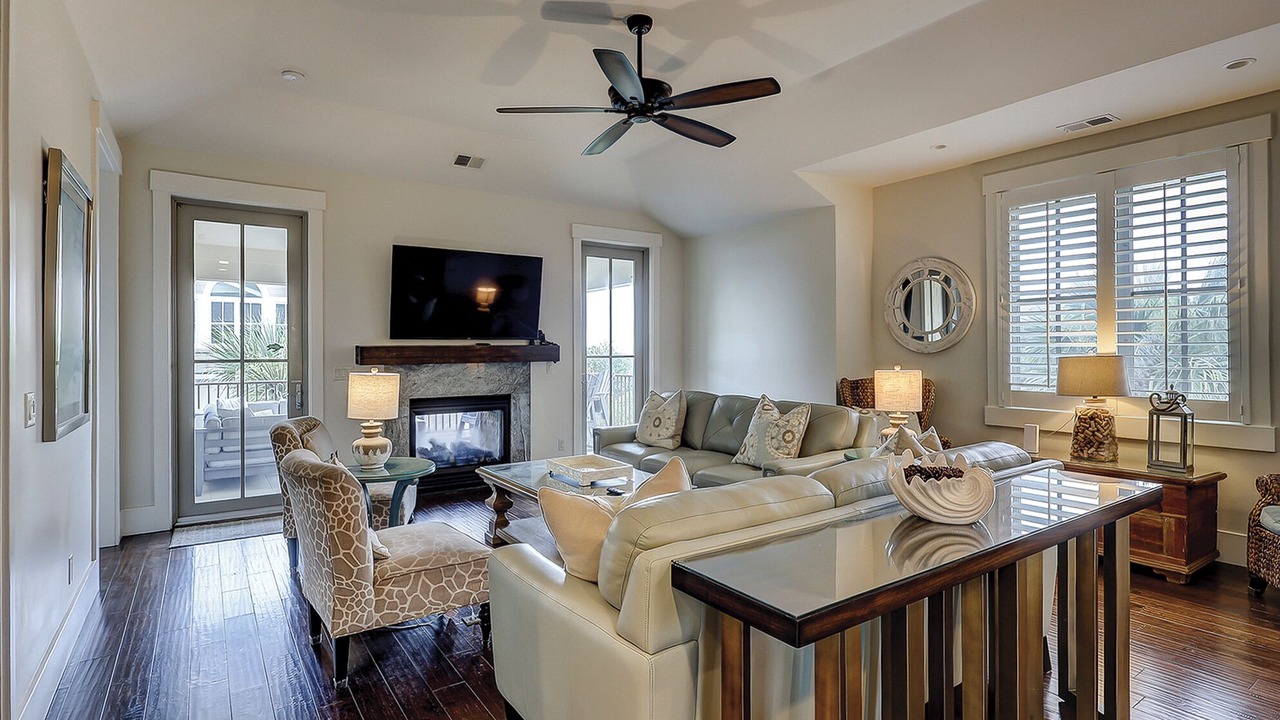 Photo of Livingroom in North Forest Beach