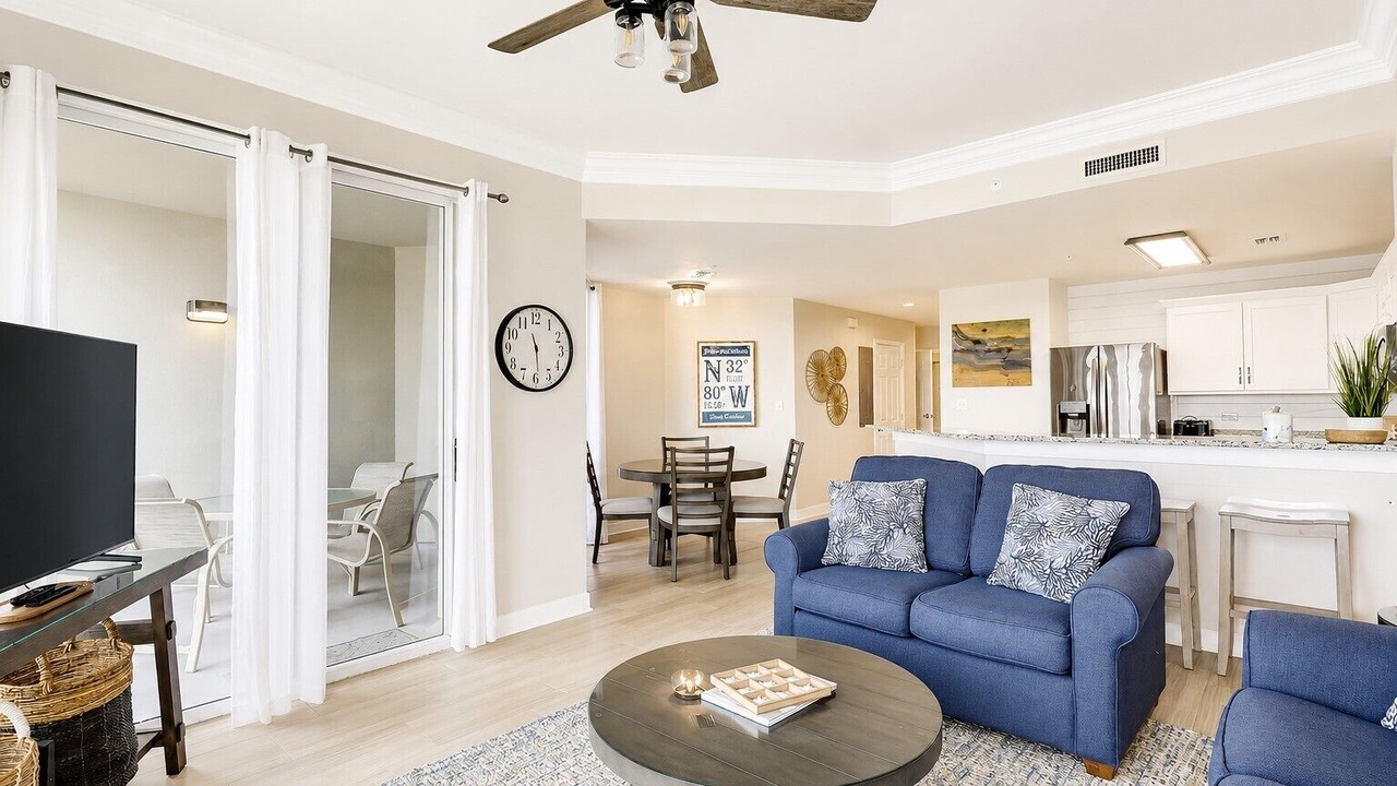 Photo of Livingroom in North Forest Beach
