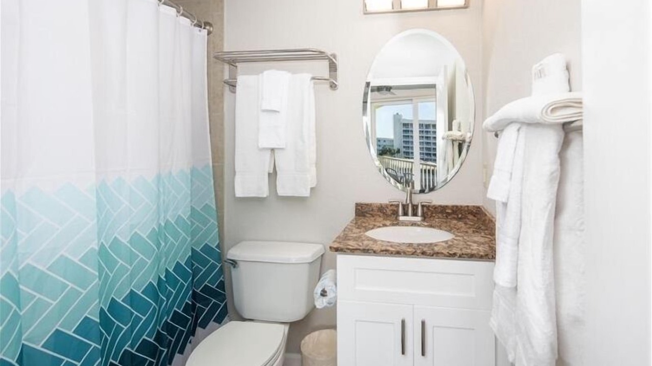 Photo of Bathroom in Treasure Island