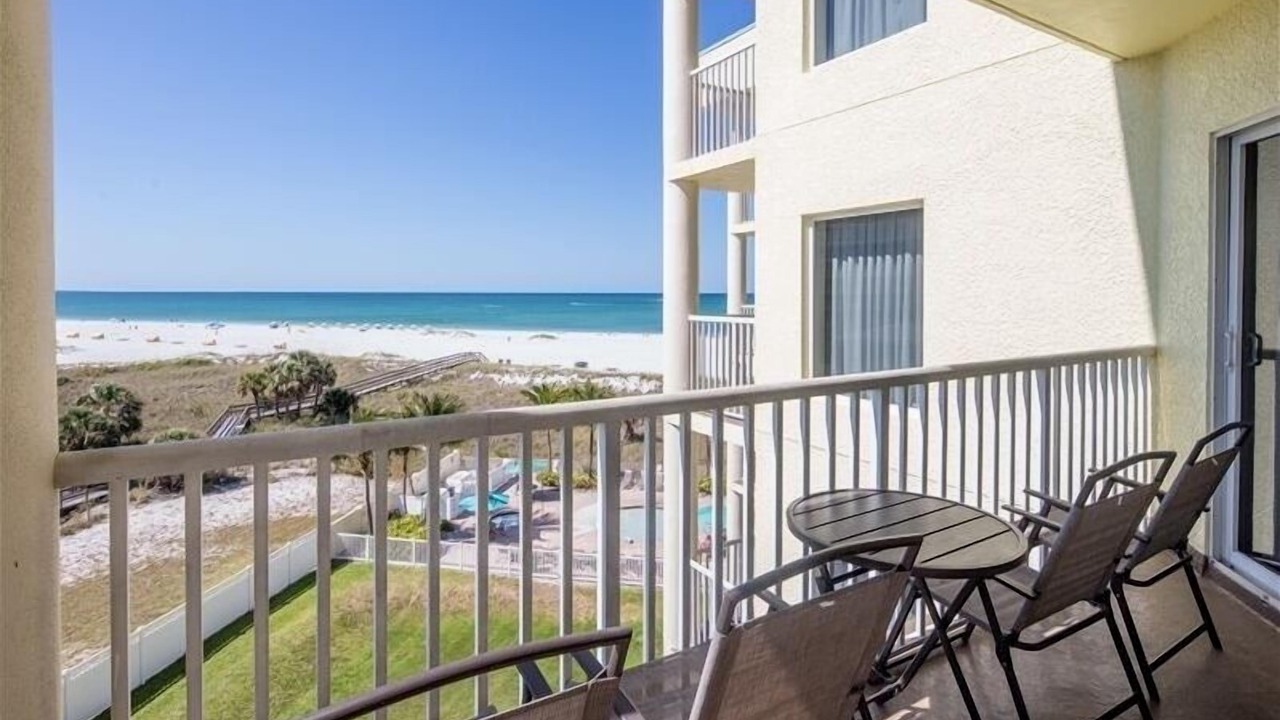 Photo of Patio Balcony in Treasure Island