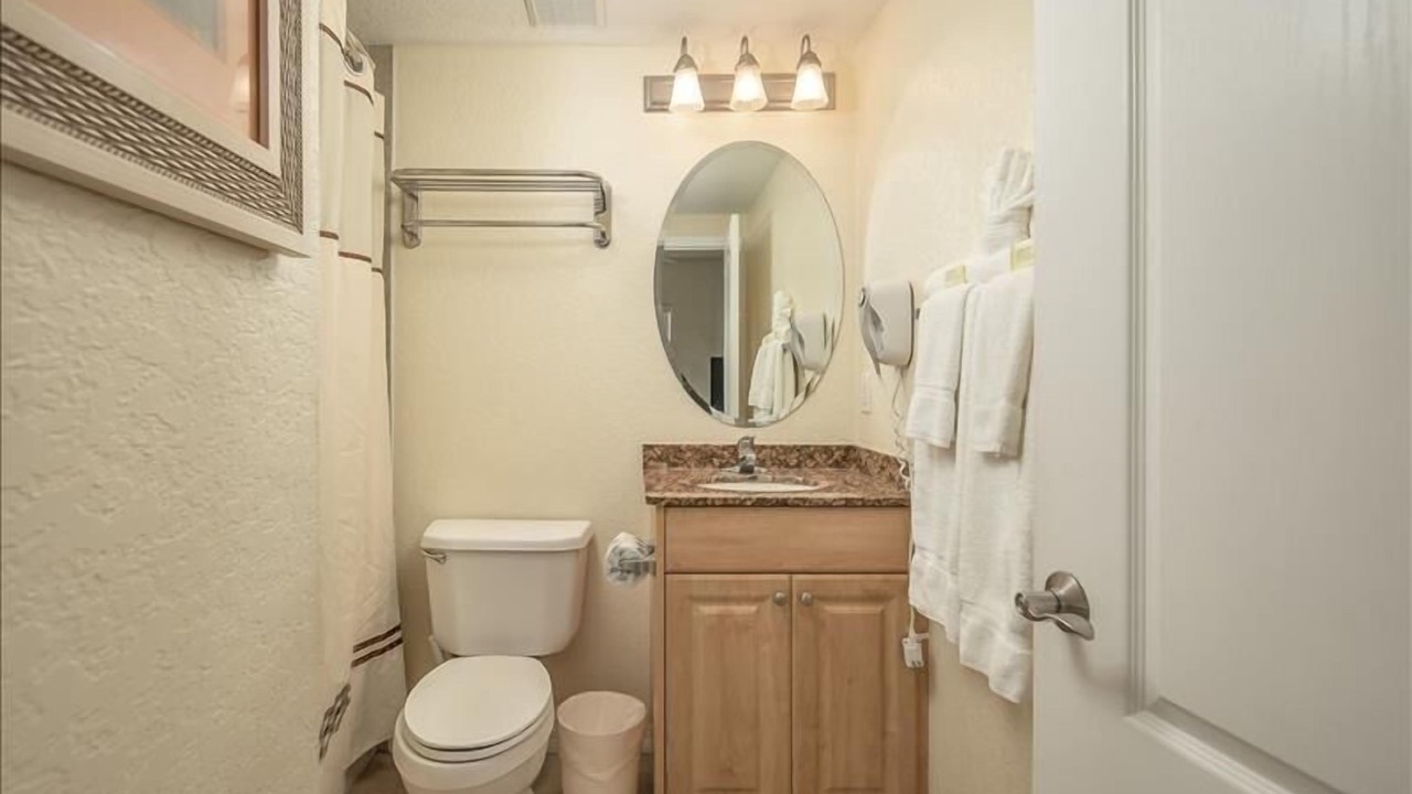Photo of Bathroom in Treasure Island
