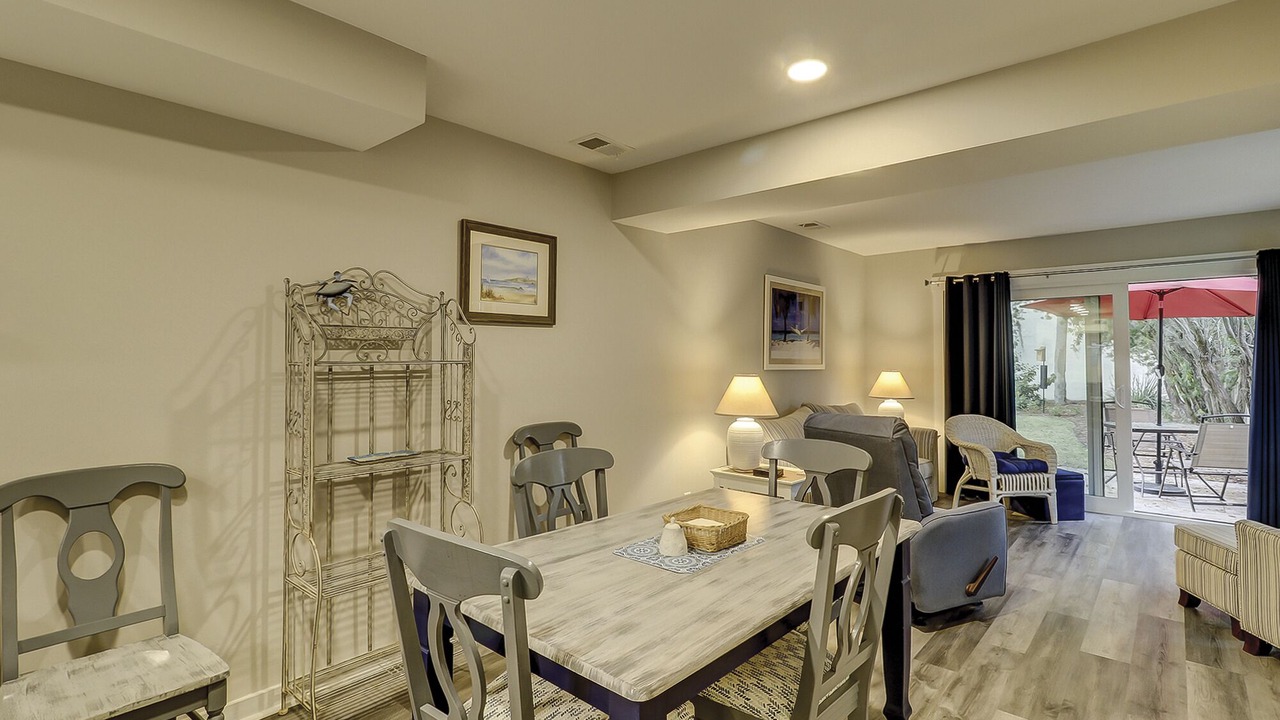 Photo of Livingroom in North Forest Beach