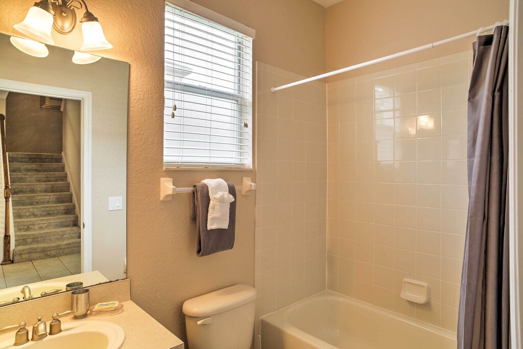 Photo of Bathroom in Trafalgar Village
