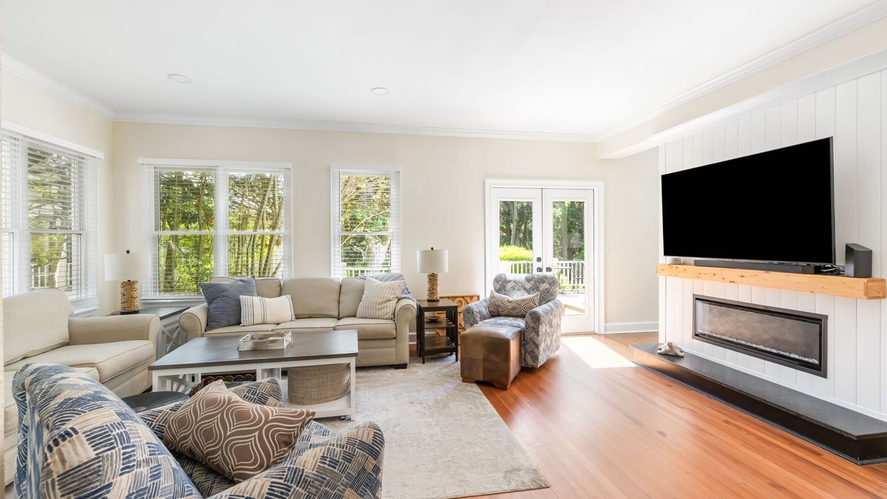 Photo of Livingroom in Vanderhorst Plantation