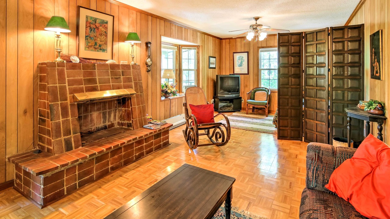 Photo of Livingroom in Mountain Rest