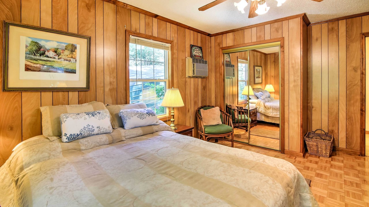 Photo of Bedroom in Mountain Rest
