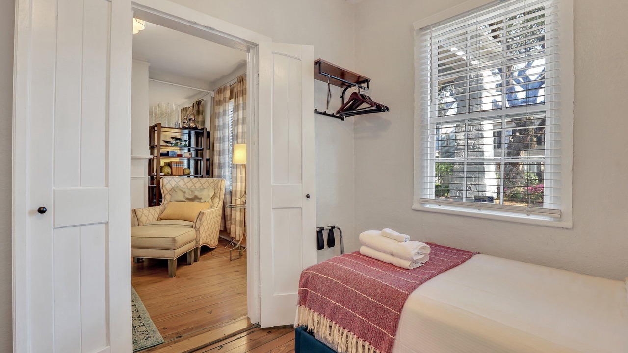 Photo of Bedroom in Beach Institute