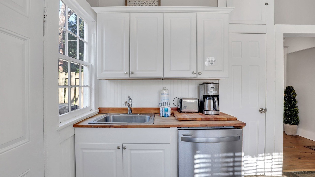Photo of Kitchen in Beach Institute