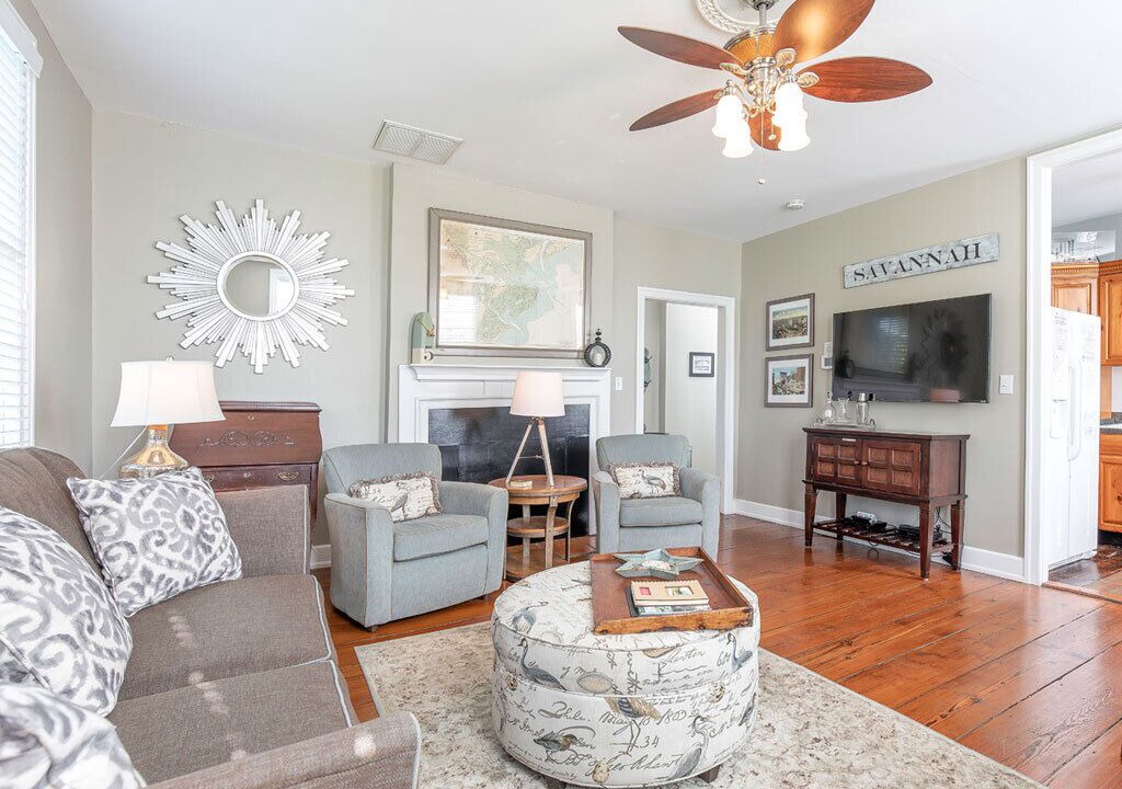 Photo of Livingroom in Historic District - North