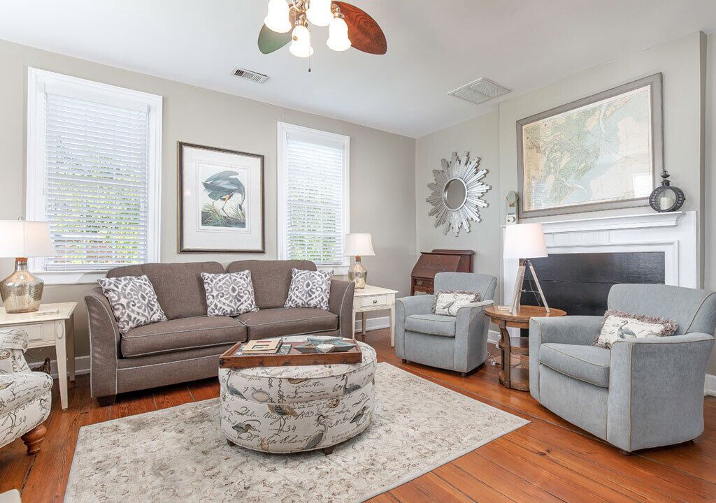 Photo of Livingroom in Historic District - North