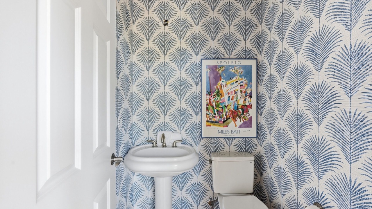 Photo of Bathroom in Debordieu Colony