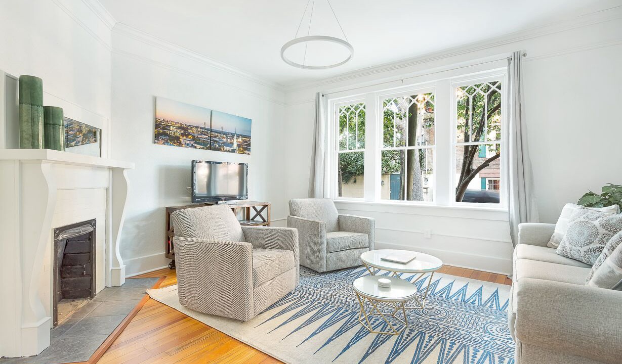 Photo of Livingroom in Historic District - North