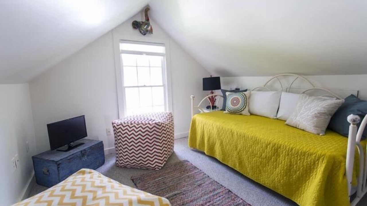 Photo of Bedroom in Beach Institute