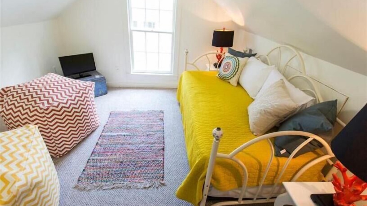 Photo of Bedroom in Beach Institute