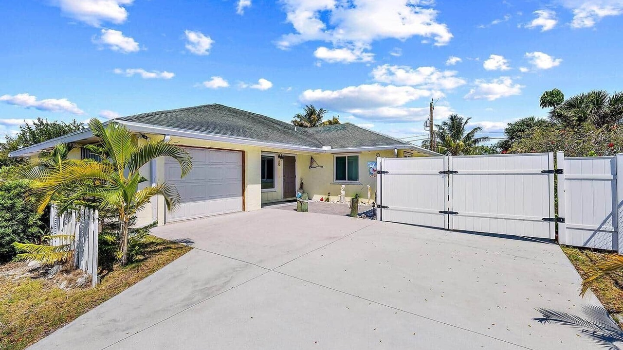 Photo of Bedroom in Hobe Sound