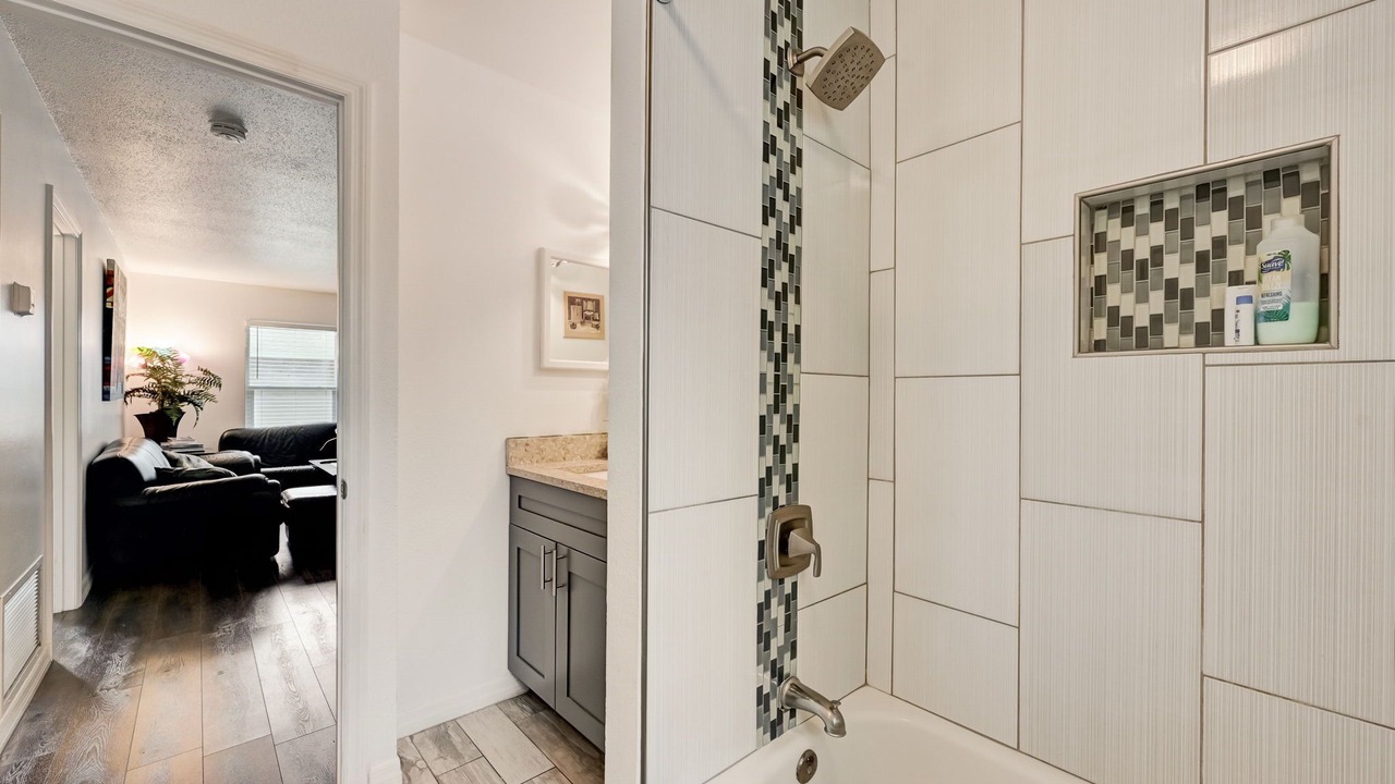 Photo of Bathroom in Laurel Park