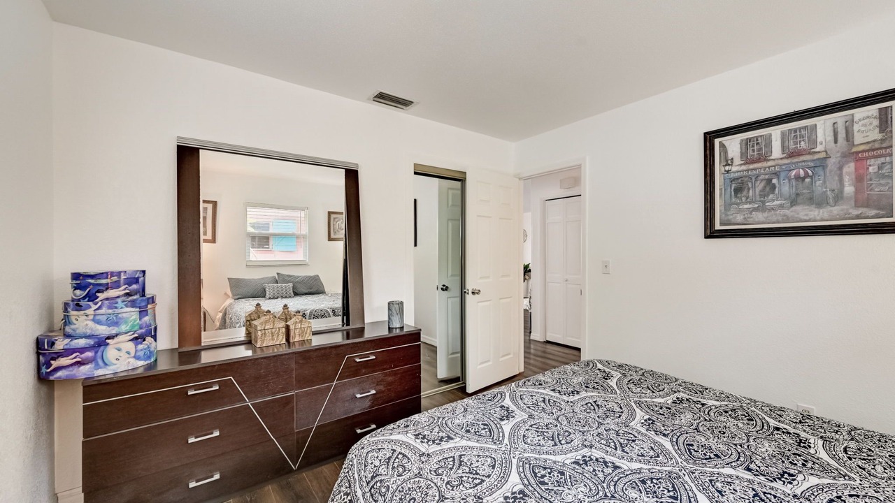 Photo of Bedroom in Laurel Park