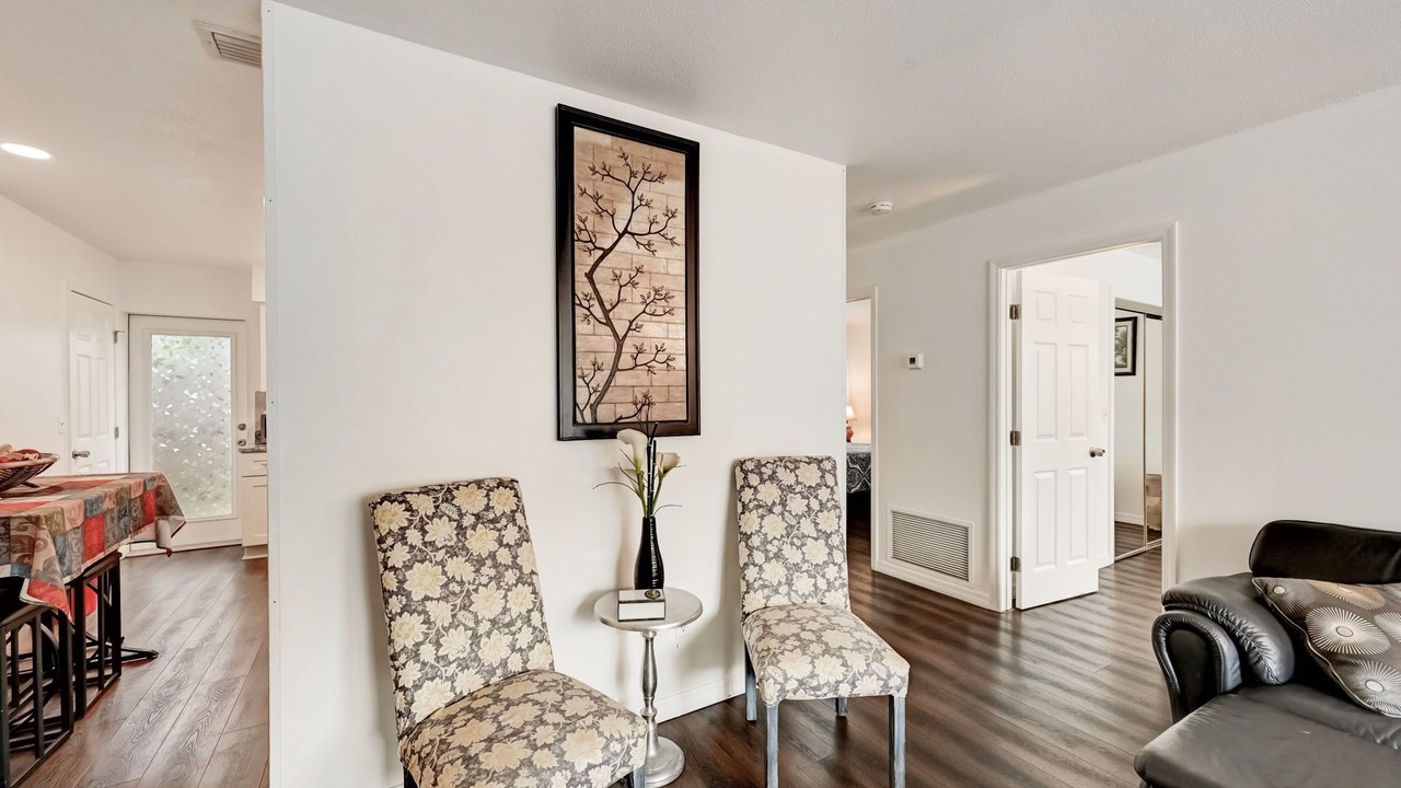 Photo of Livingroom in Laurel Park