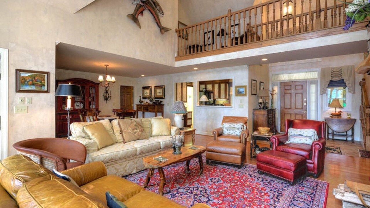 Photo of Livingroom in Lake Toxaway