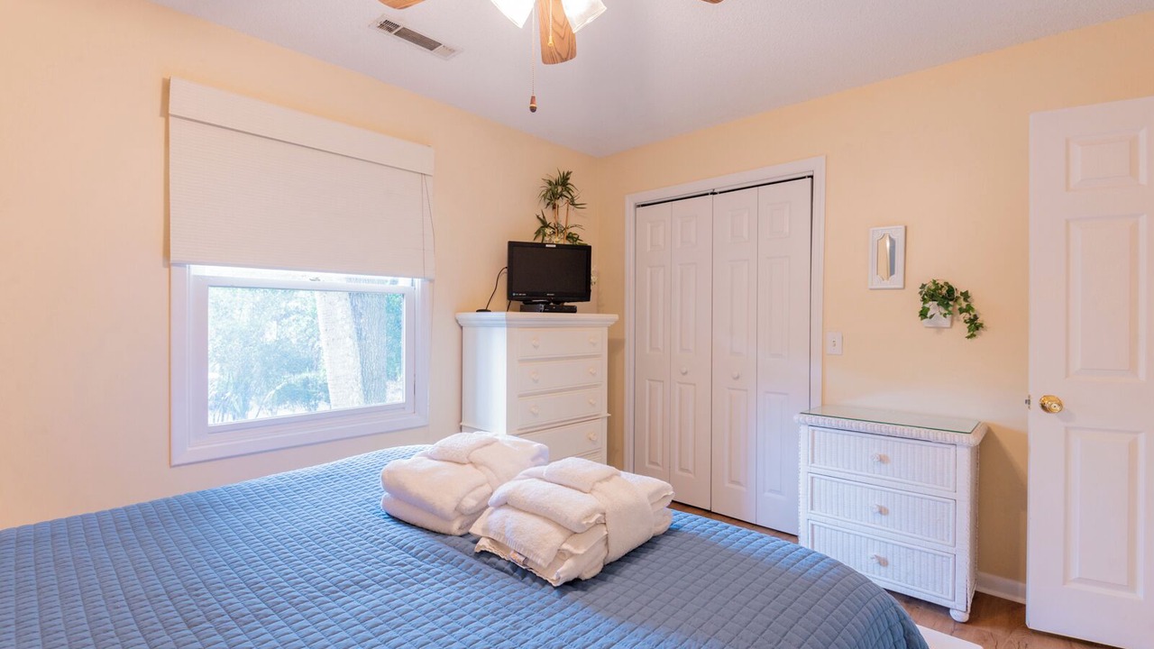 Photo of Bedroom in North Forest Beach