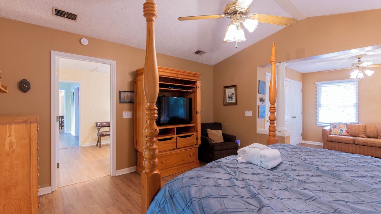 Photo of Bedroom in North Forest Beach