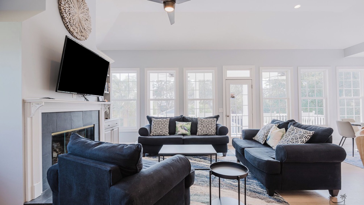 Photo of Livingroom in North Forest Beach