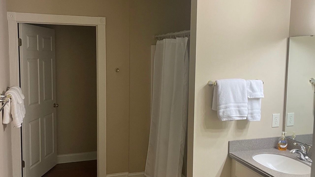 Photo of Bathroom in Seneca