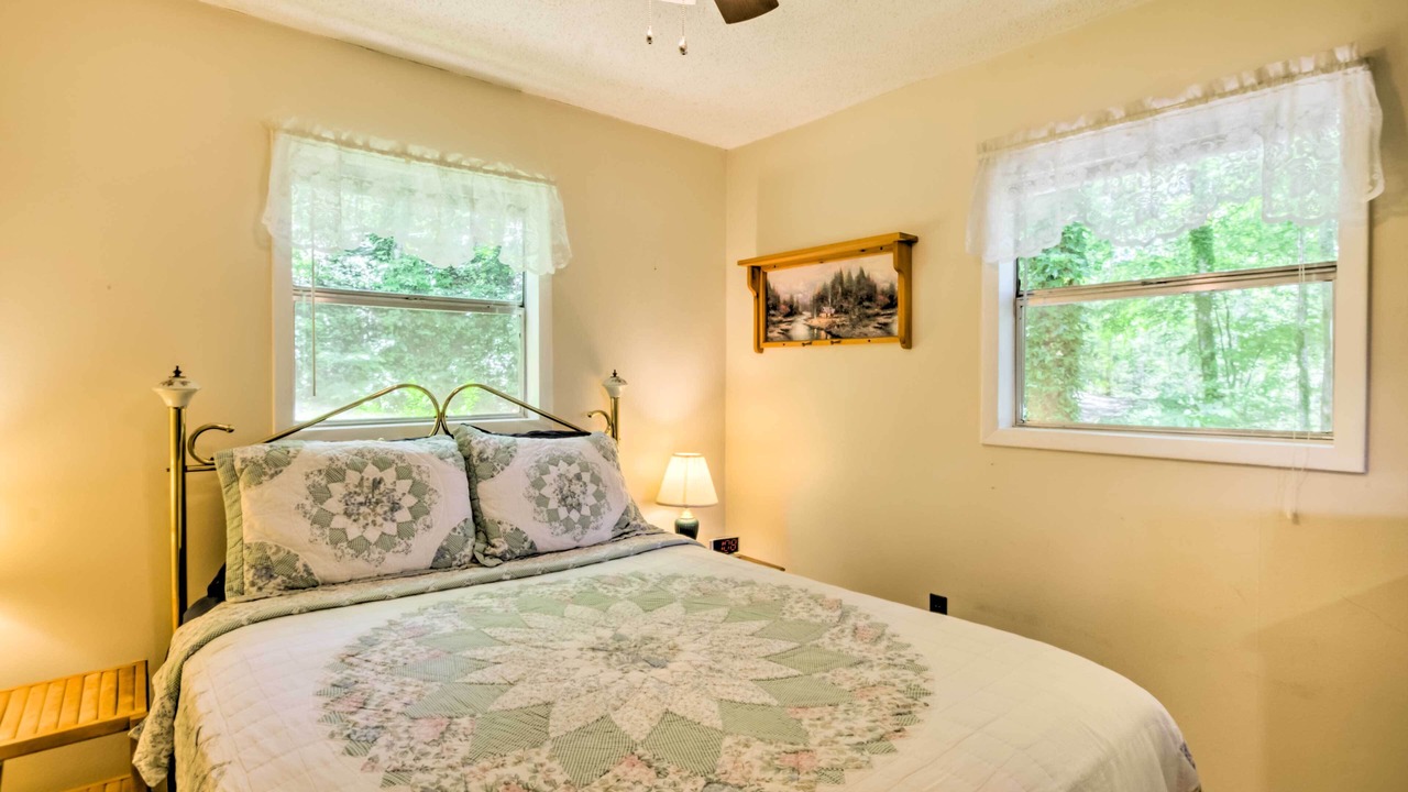 Photo of Bedroom in Robbinsville