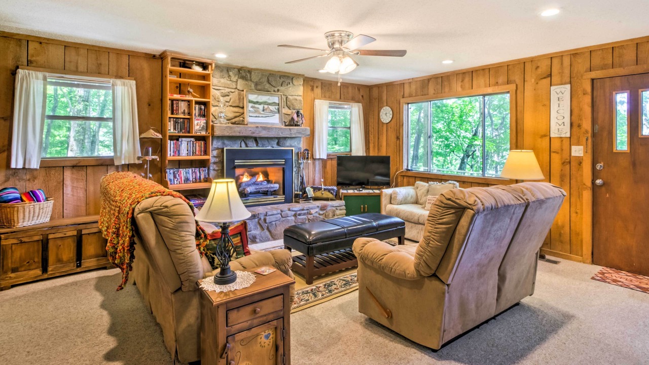 Photo of Livingroom in Robbinsville