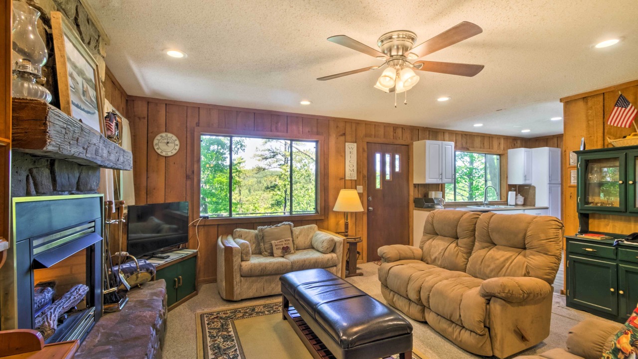 Photo of Livingroom in Robbinsville