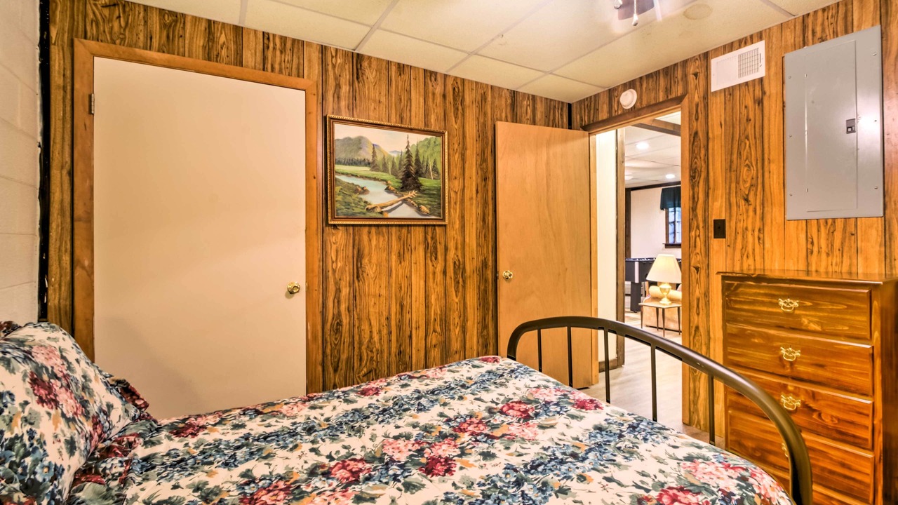 Photo of Bedroom in Robbinsville