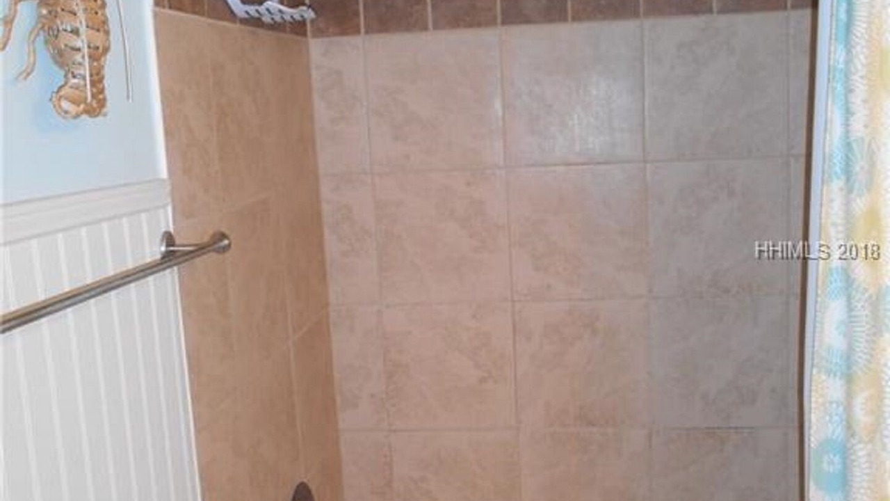 Photo of Bathroom in Folly Field