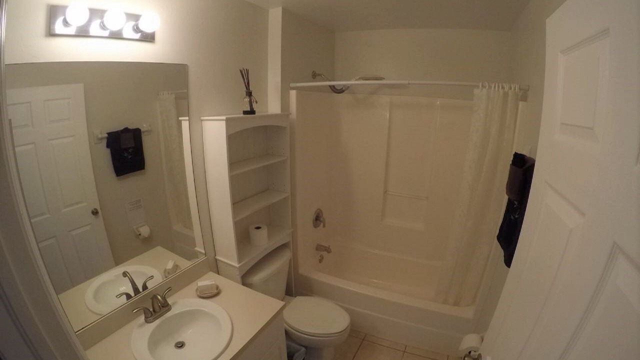 Photo of Bathroom in Trafalgar