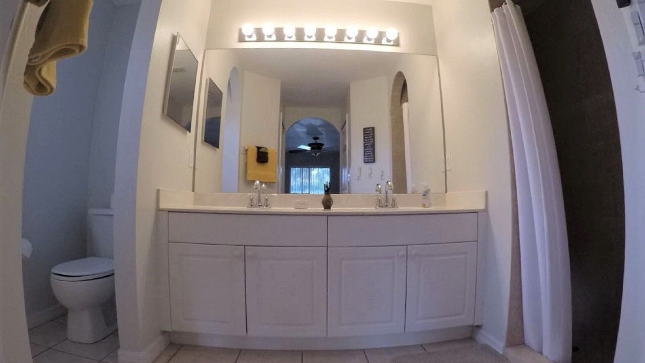 Photo of Bathroom in Trafalgar