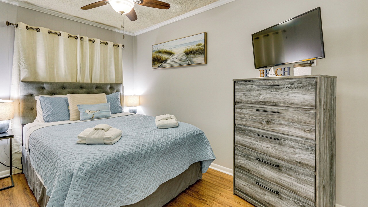 Photo of Bedroom in Folly Field